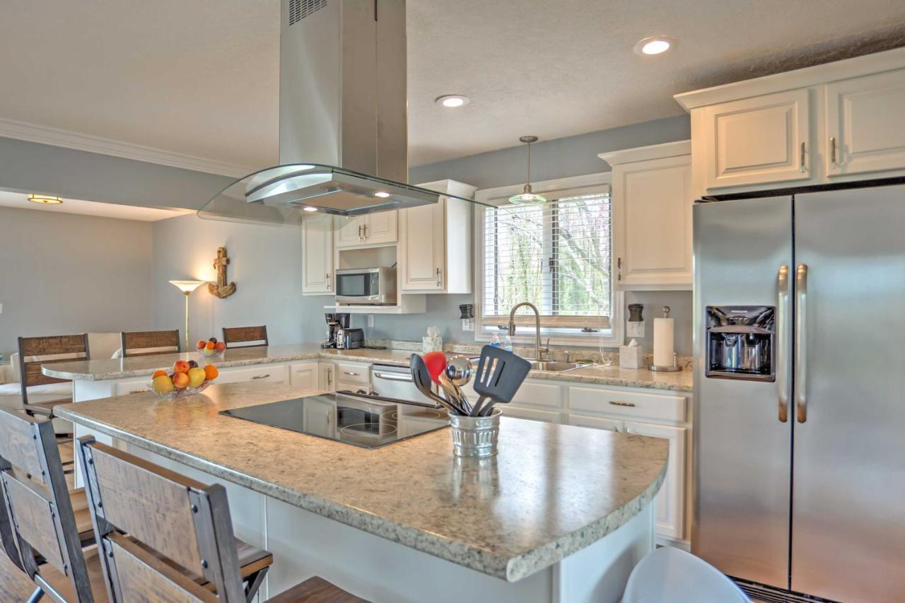 Monticello Home With Multi-Level Deck On 2 Acres! Exterior foto